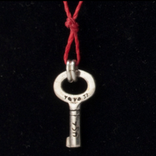 Load image into Gallery viewer, YoYo32- Silver Key Necklace

