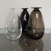 Load image into Gallery viewer, ANVI Glass Studio Balloon Vase CLEAR - DUXSTYLE
