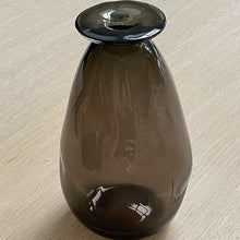 Load image into Gallery viewer, ANVI Glass Studio Balloon Vase SMOKY GREY - DUXSTYLE
